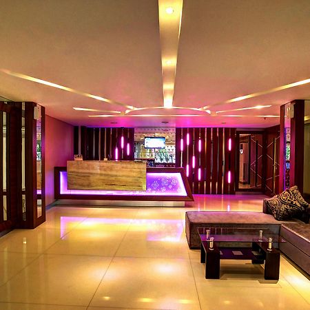 Vio Hotel Veteran Бандунг Экстерьер фото