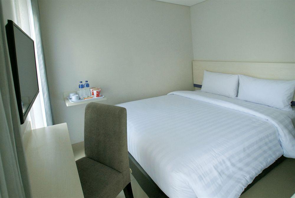 Vio Hotel Veteran Бандунг Экстерьер фото