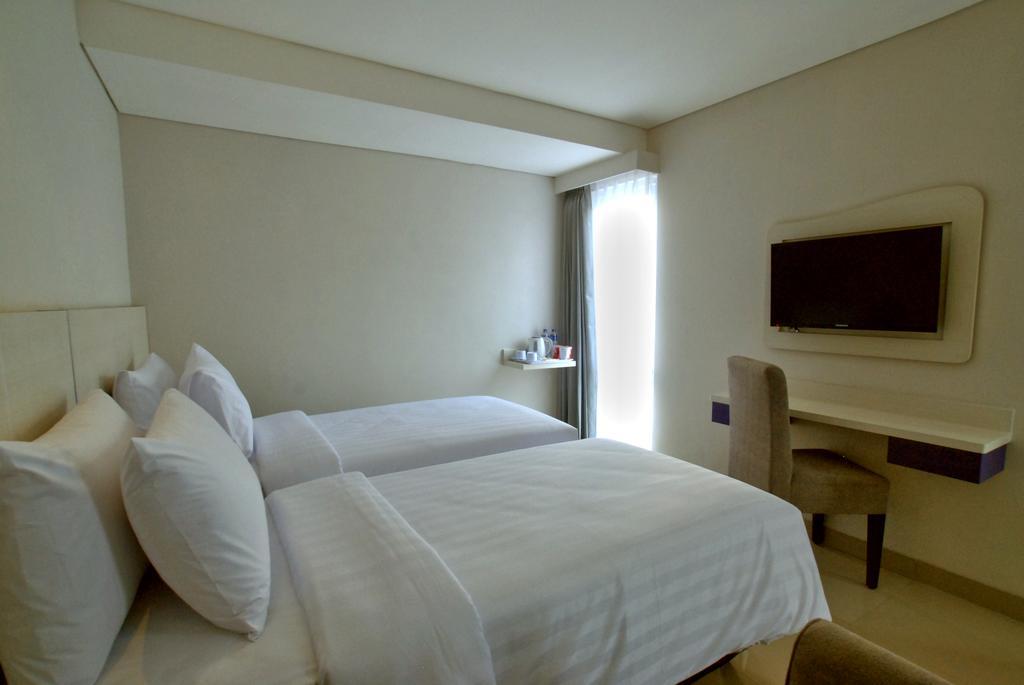 Vio Hotel Veteran Бандунг Экстерьер фото