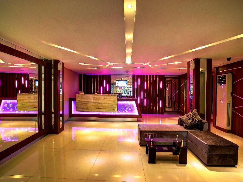 Vio Hotel Veteran Бандунг Экстерьер фото